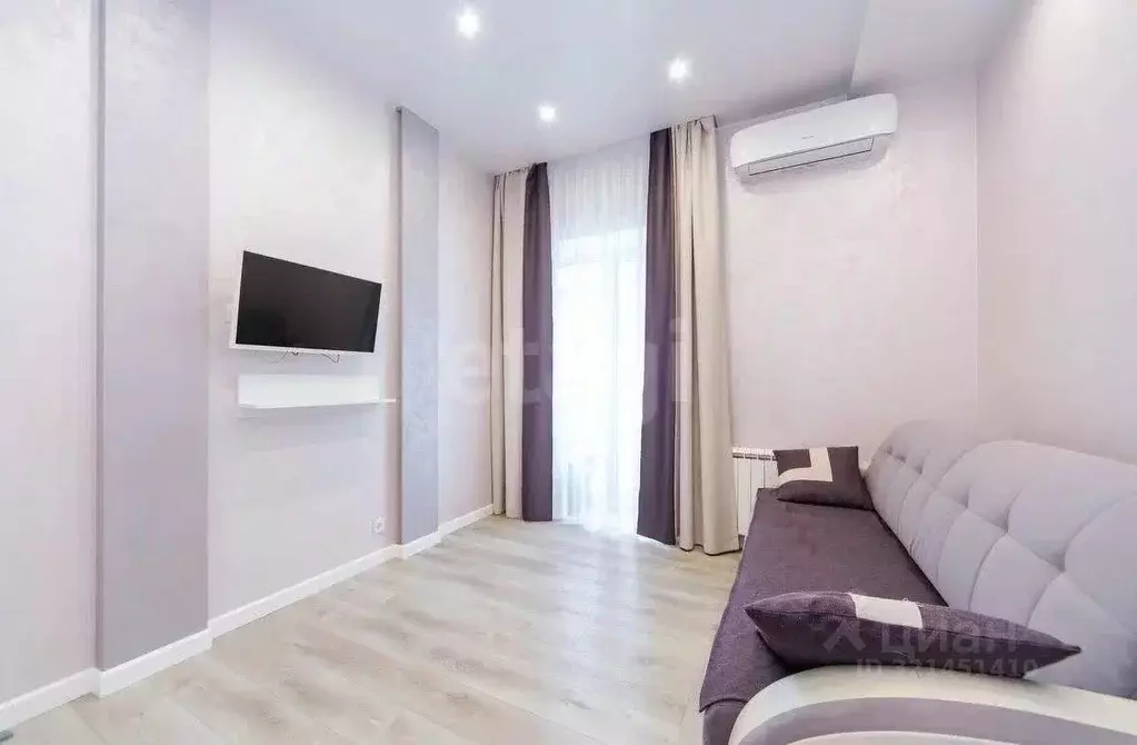 3-к кв. Амурская область, Благовещенск Комсомольская ул., 48 (92.7 м) - Фото 0