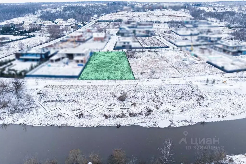 Участок в Московская область, Красногорск городской округ, д. ... - Фото 1