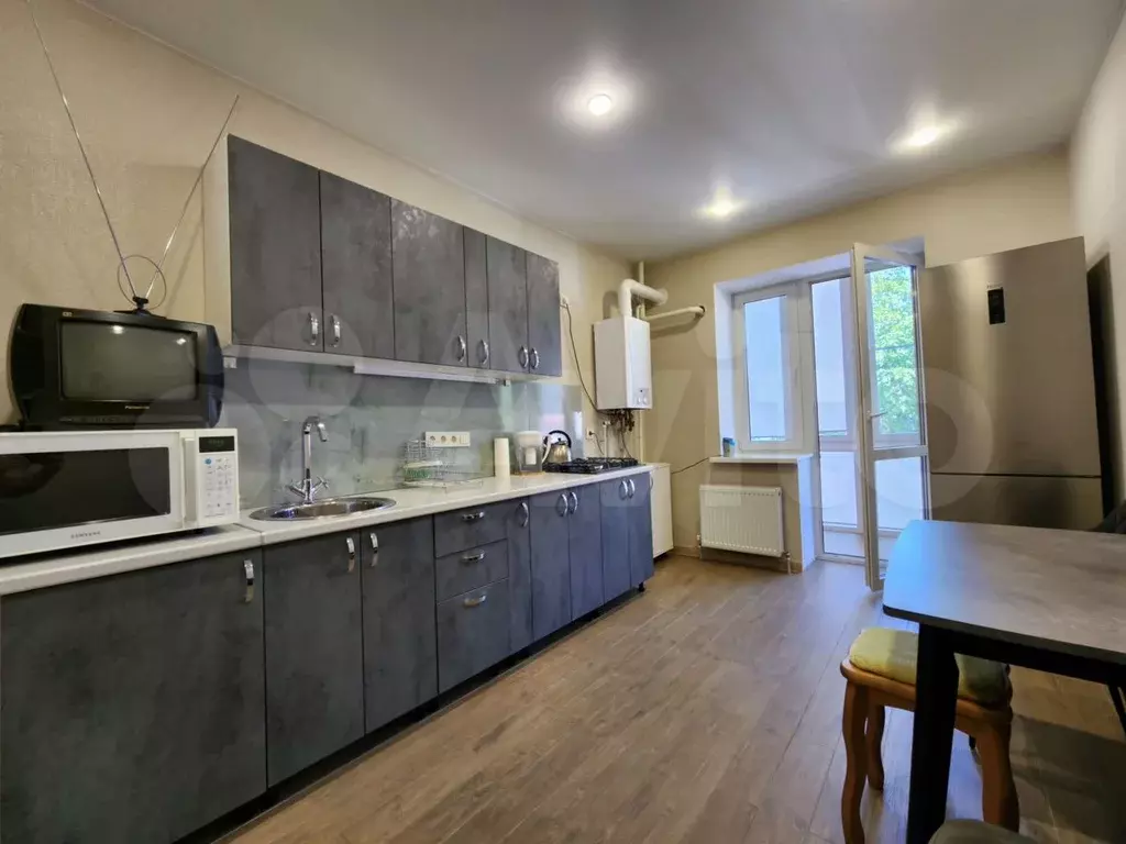 1-к. квартира, 40 м, 2/9 эт. - Фото 0