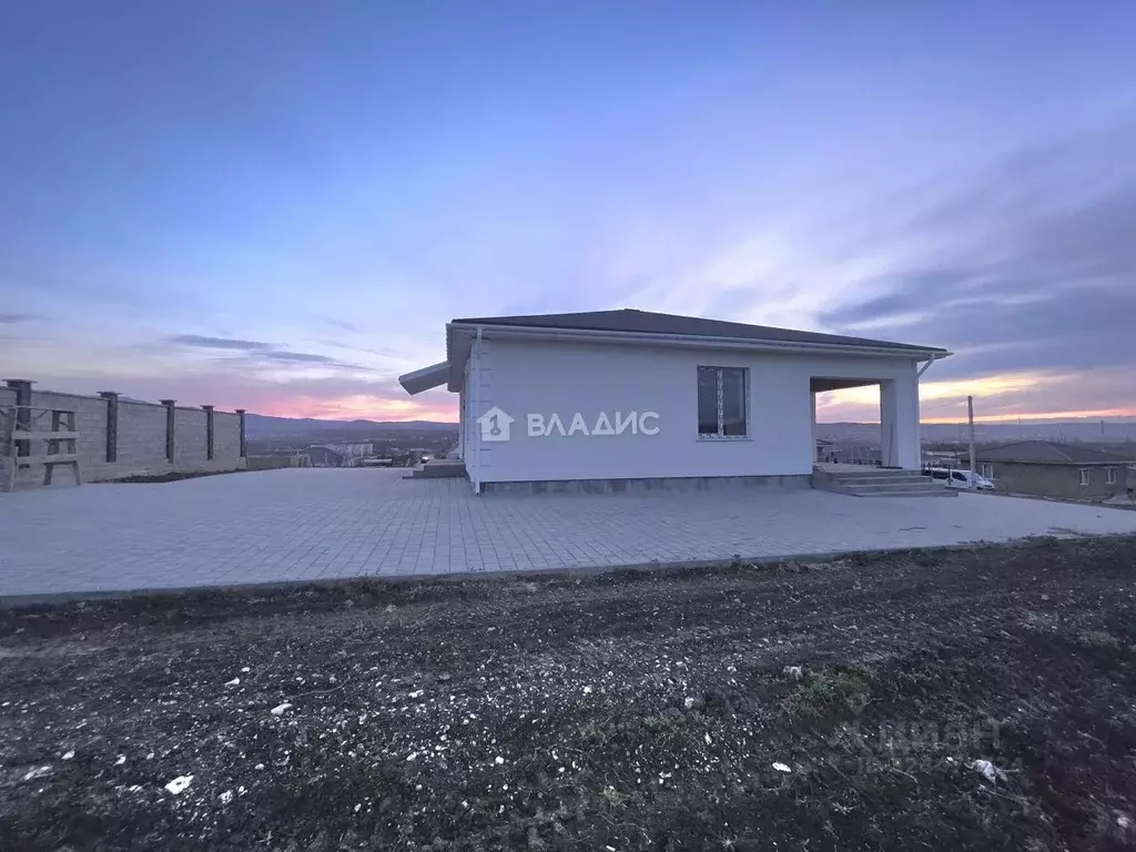 Дом в Крым, Симферопольский район, с. Доброе ул. Октябрьская, 43А (135 ... - Фото 1