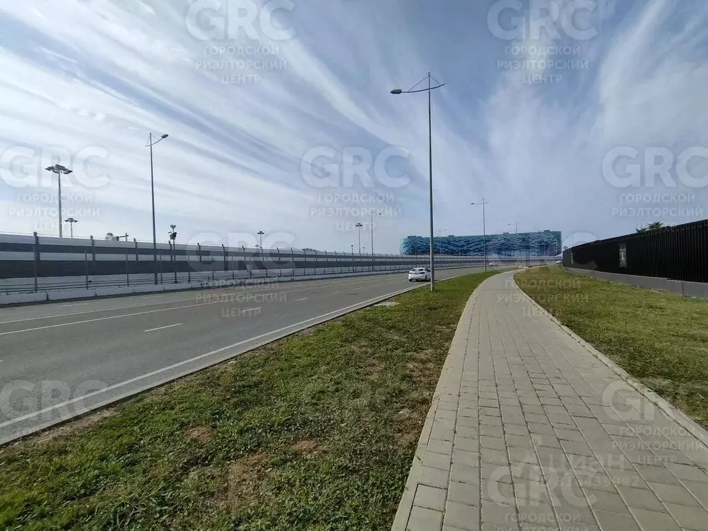 Участок в Краснодарский край, Сириус пгт ул. Ружейная, 82 (4.4 сот.) - Фото 0