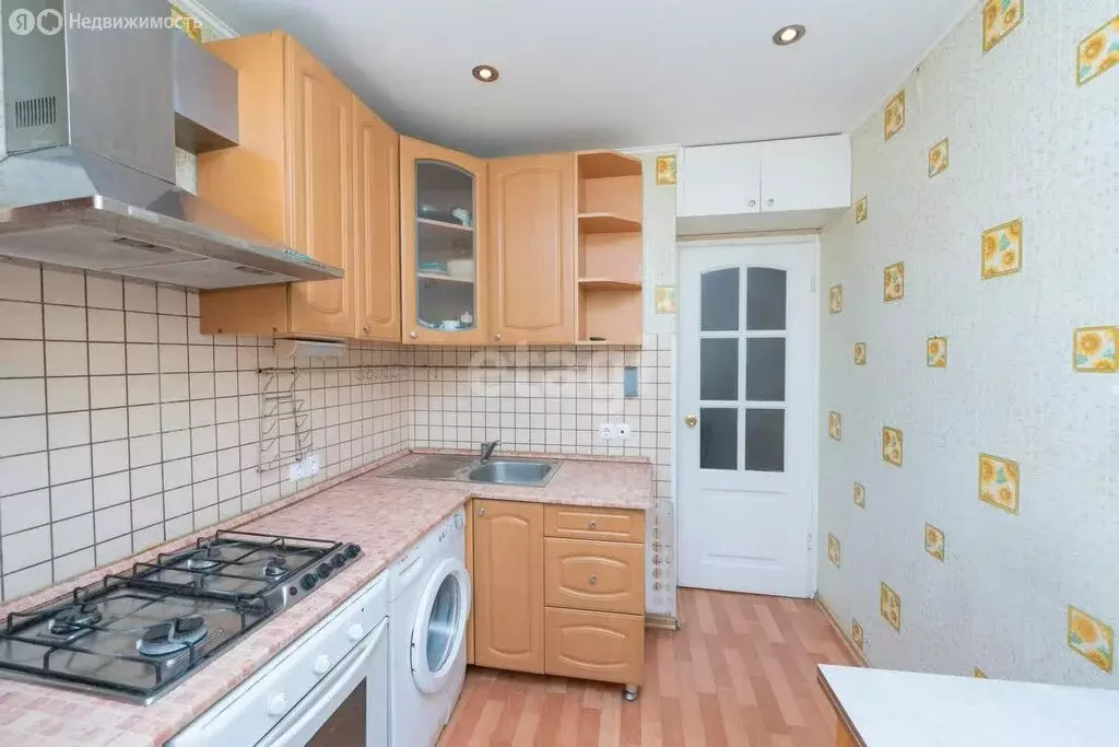 3-комнатная квартира: Пермь, улица Крисанова, 3 (61.1 м) - Фото 1