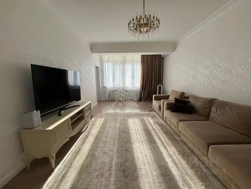 3-к кв. Дагестан, Махачкала ул. Шелковая, 12 (94.0 м) - Фото 0
