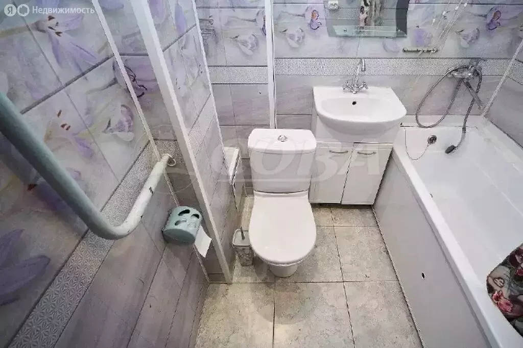 1-комнатная квартира: Тюмень, улица Коммунаров, 4 (32 м) - Фото 0