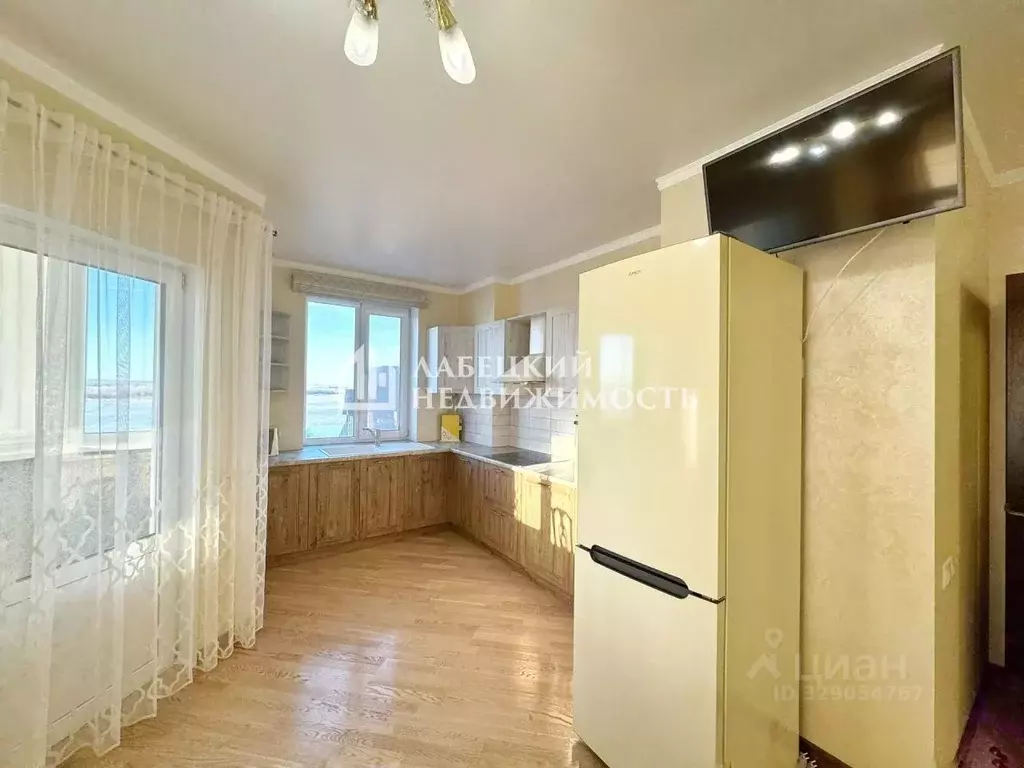 3-к кв. Саратовская область, Энгельс Дубовская ул., 5к1 (88.6 м) - Фото 1