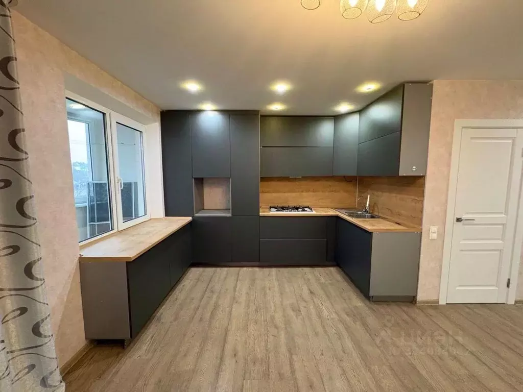 3-к кв. Волгоградская область, Волгоград пос. Ангарский, ул. Маршала ... - Фото 1