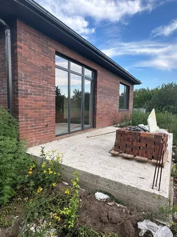 Дом в Ростовская область, Новошахтинск ул. Батурина, 5 (100 м) - Фото 2