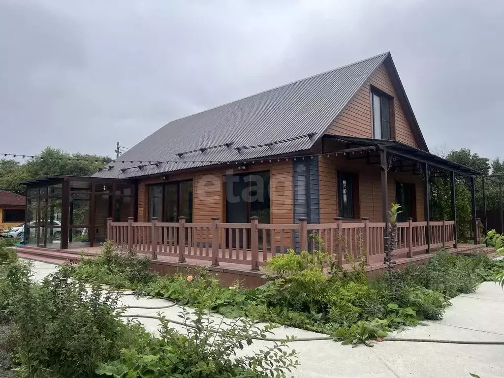 Дом в Сахалинская область, Южно-Сахалинск Рязанская ул., 2Г (198 м) - Фото 1