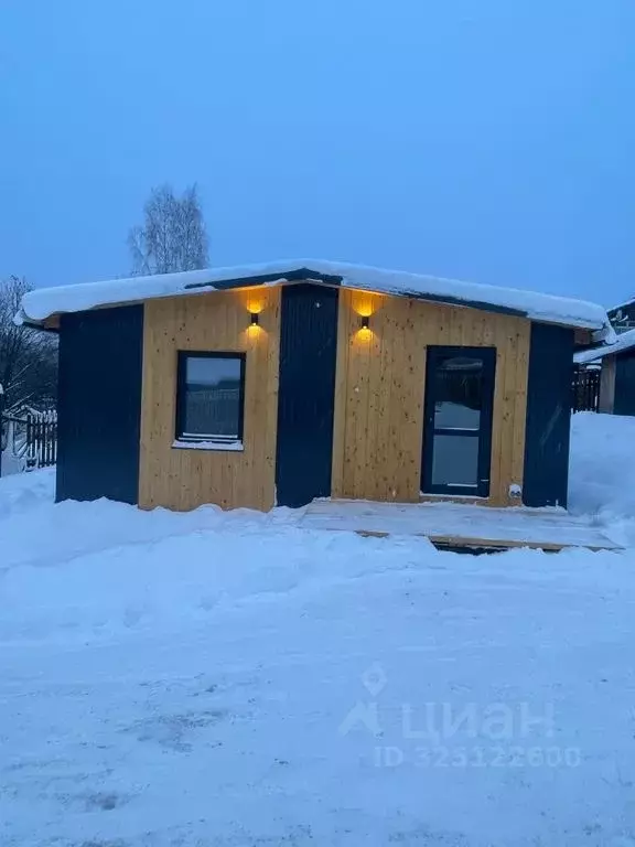 Дом в Пермский край, Губаха Краснооктябрьская ул., 31 (60 м) - Фото 1