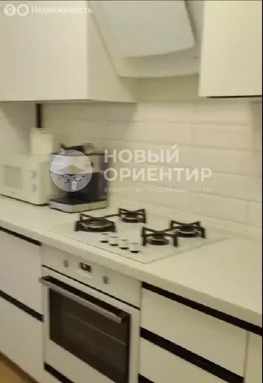 3-комнатная квартира: Верхняя Пышма, улица Уральских Рабочих, 48А (64 ... - Фото 2