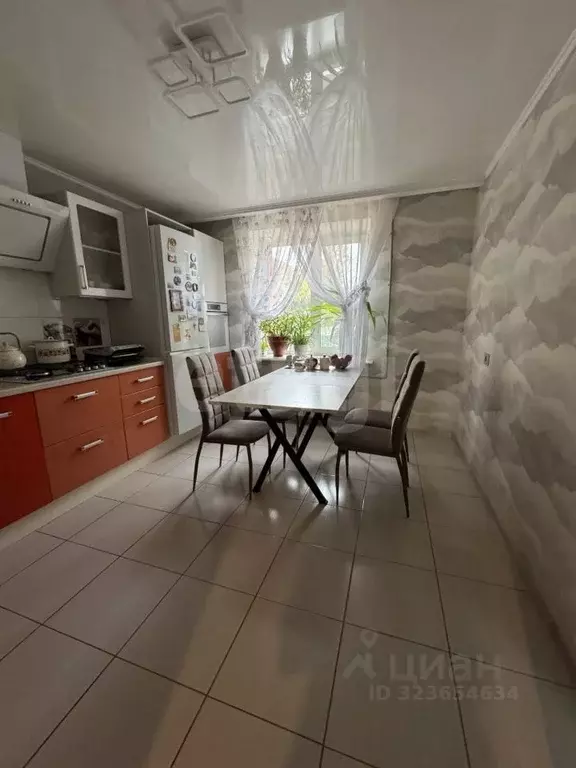 3-к кв. Саратовская область, Энгельс Харьковская ул., 10 (75.8 м) - Фото 1