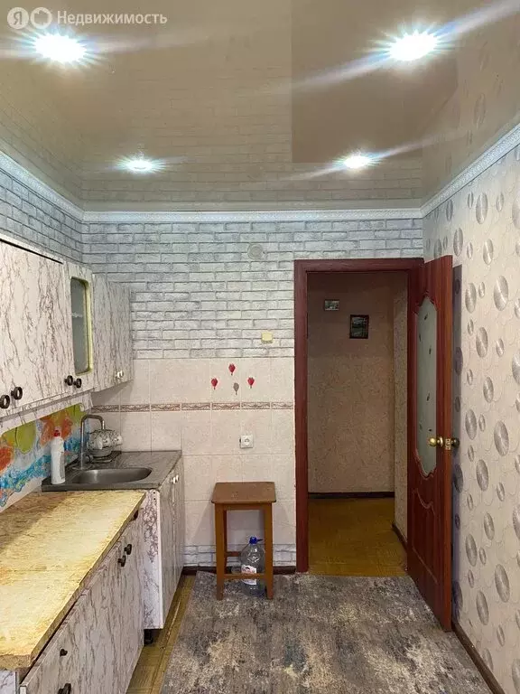 4-комнатная квартира: Ишимбай, Молодёжная улица, 6 (77.2 м) - Фото 0