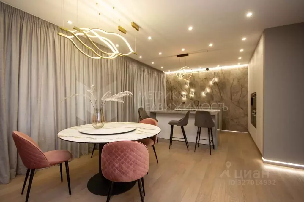 2-к кв. Тюменская область, Тюмень ул. Усиевича, 16 (94.2 м) - Фото 0