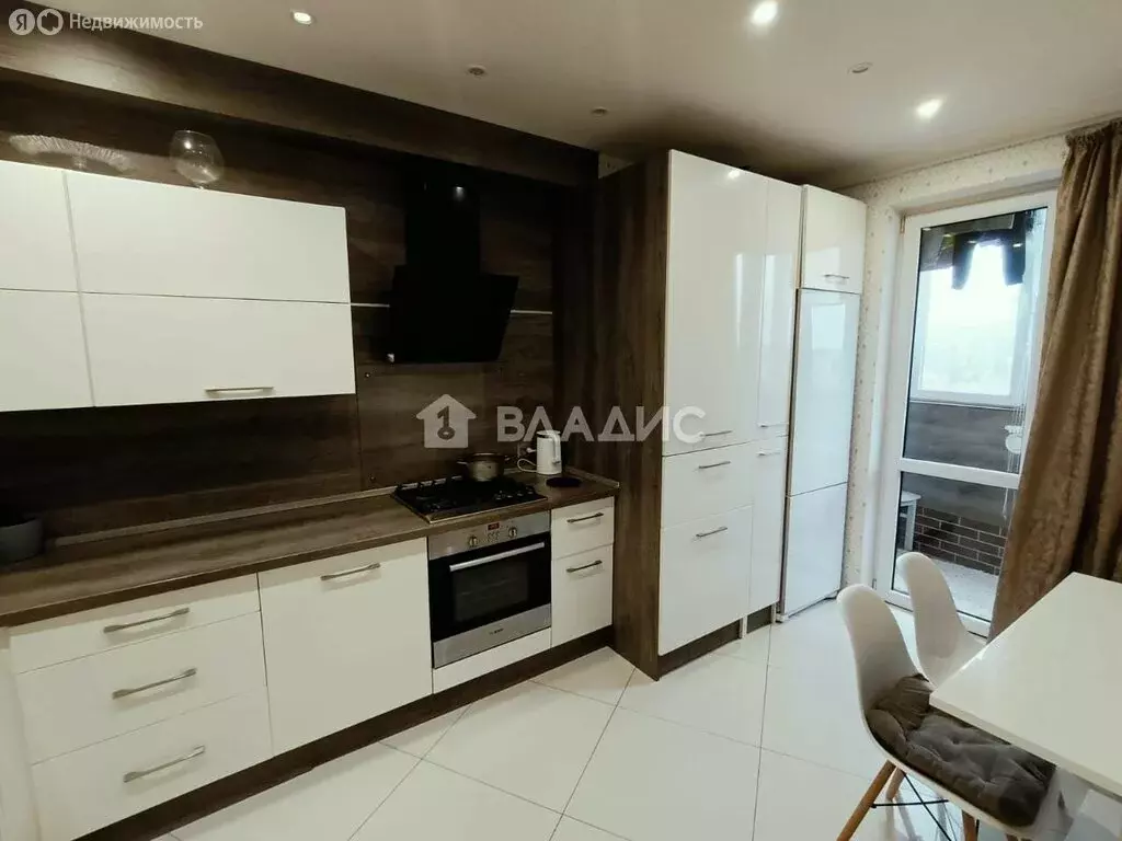 2-комнатная квартира: Калининград, Орудийная улица, 20В (60.6 м) - Фото 1