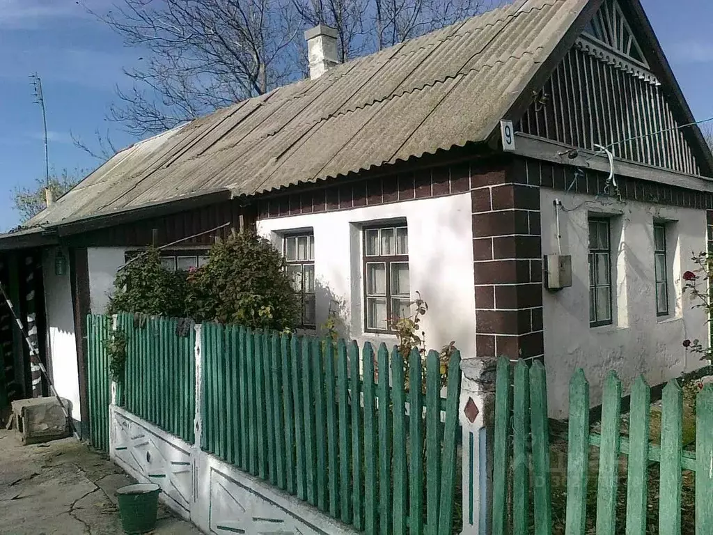 Дом в Саратовская область, пос. Дубки ул. Гагарина, 9 (60 м) - Фото 0