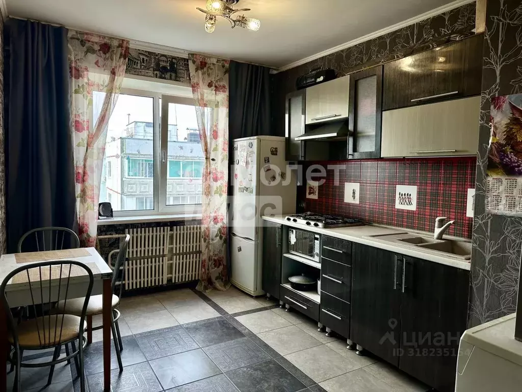 3-к кв. Брянская область, Брянск ул. Брянского Фронта, 10/1 (65.0 м) - Фото 0
