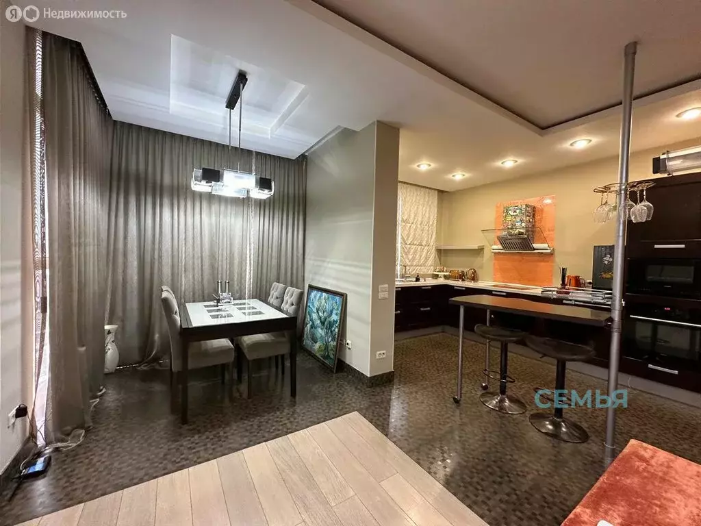 3-комнатная квартира: Владикавказ, улица Карла Маркса, 116 (111 м) - Фото 1