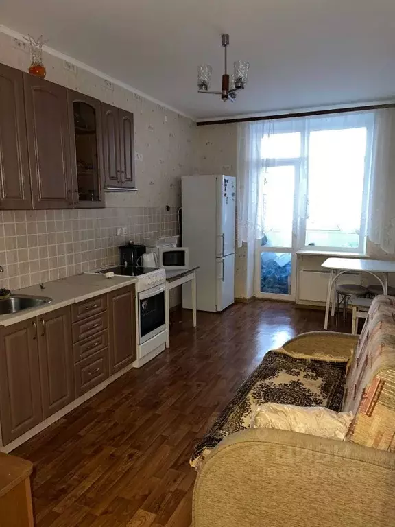 1-к кв. Омская область, Омск просп. Комарова, 15 (49.8 м) - Фото 1