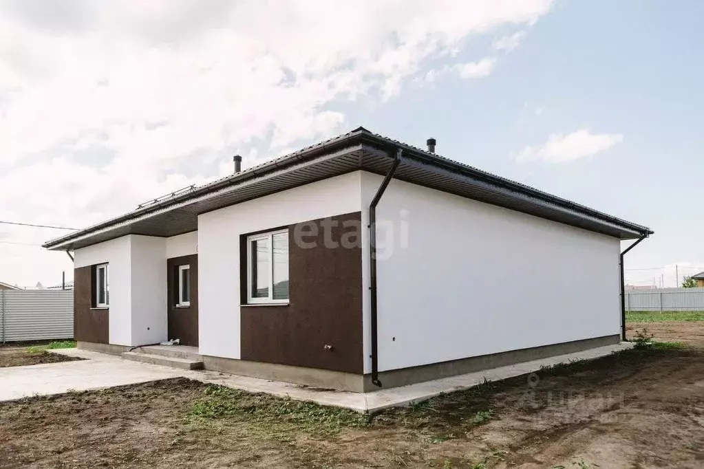 Дом в Самарская область, Ставропольский район, с. Ягодное ул. ... - Фото 1