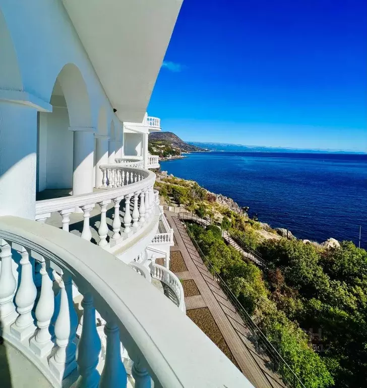 2-к кв. Крым, Алушта Профессорский Уголок мкр,  (68.3 м) - Фото 1