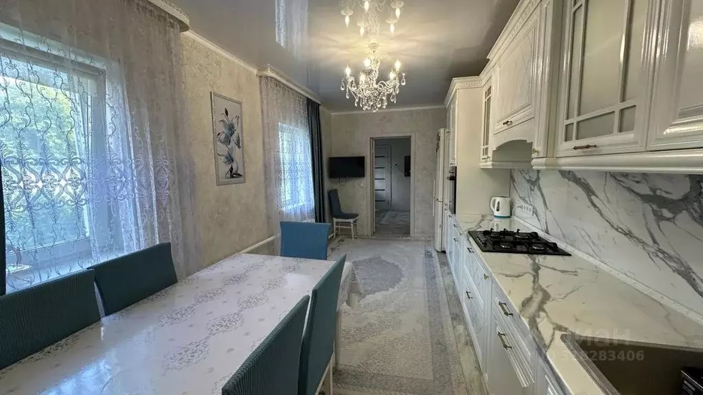 Дом в Омская область, Омск Новосибирская ул. (125 м) - Фото 0
