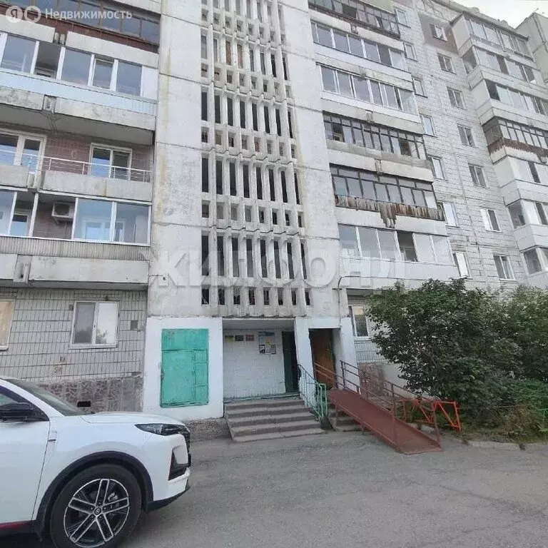 3-комнатная квартира: Томск, улица Сергея Лазо, 21 (65 м) - Фото 1