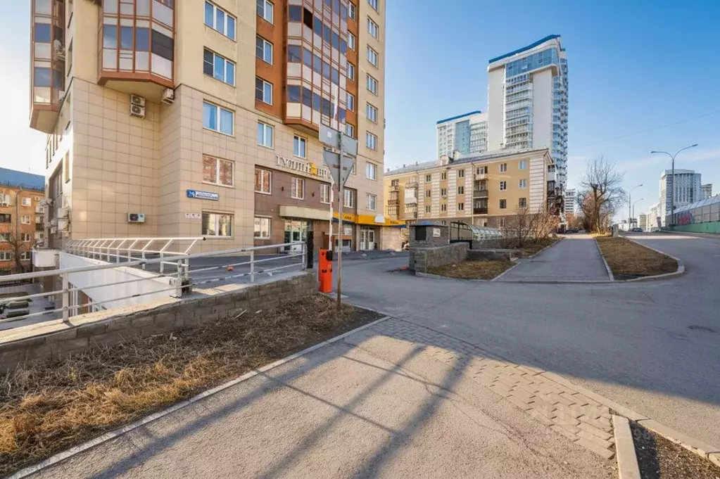 Гараж в Свердловская область, Екатеринбург ул. Московская, 70 (15 м) - Фото 2