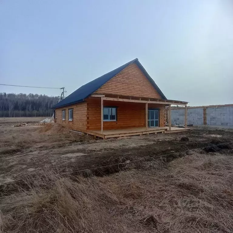 Дом в Иркутская область, Иркутский муниципальный округ, д. Карлук ул. ... - Фото 1