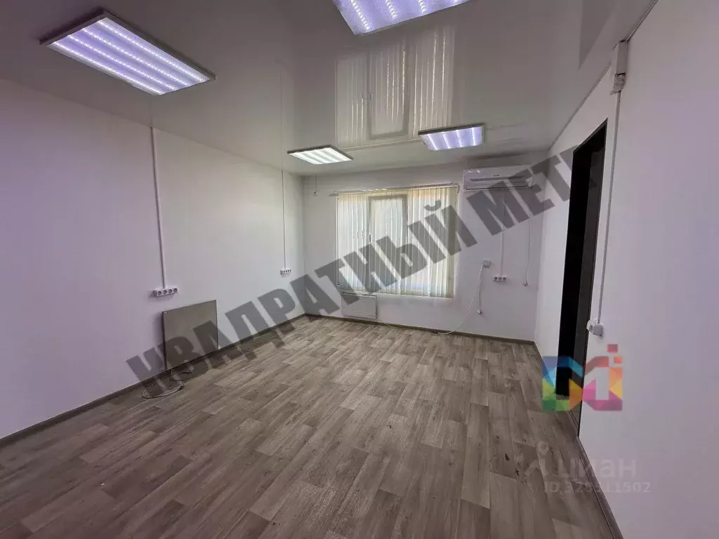 Торговая площадь в Калмыкия, Целинный район, с. Троицкое ул. ... - Фото 2