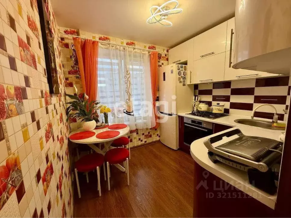 2-к кв. Крым, Симферополь ул. 60 лет Октября (48.0 м) - Фото 0