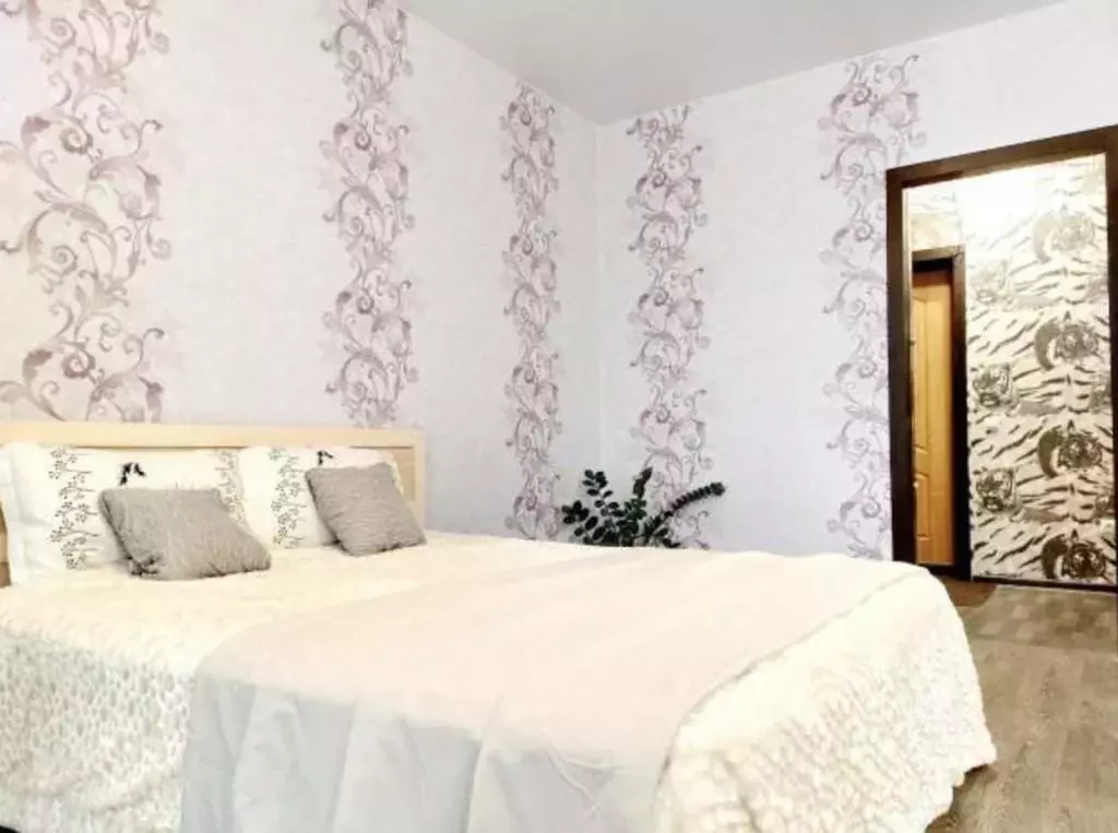 1-к кв. Тюменская область, Тюмень ул. Тимофея Чаркова, 79к3 (35.0 м) - Фото 1