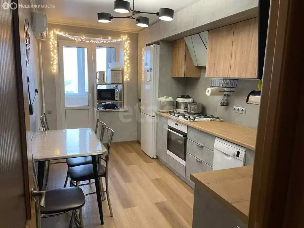 3-комнатная квартира: Энгельс, проспект Фридриха Энгельса, 16 (73 м) - Фото 1