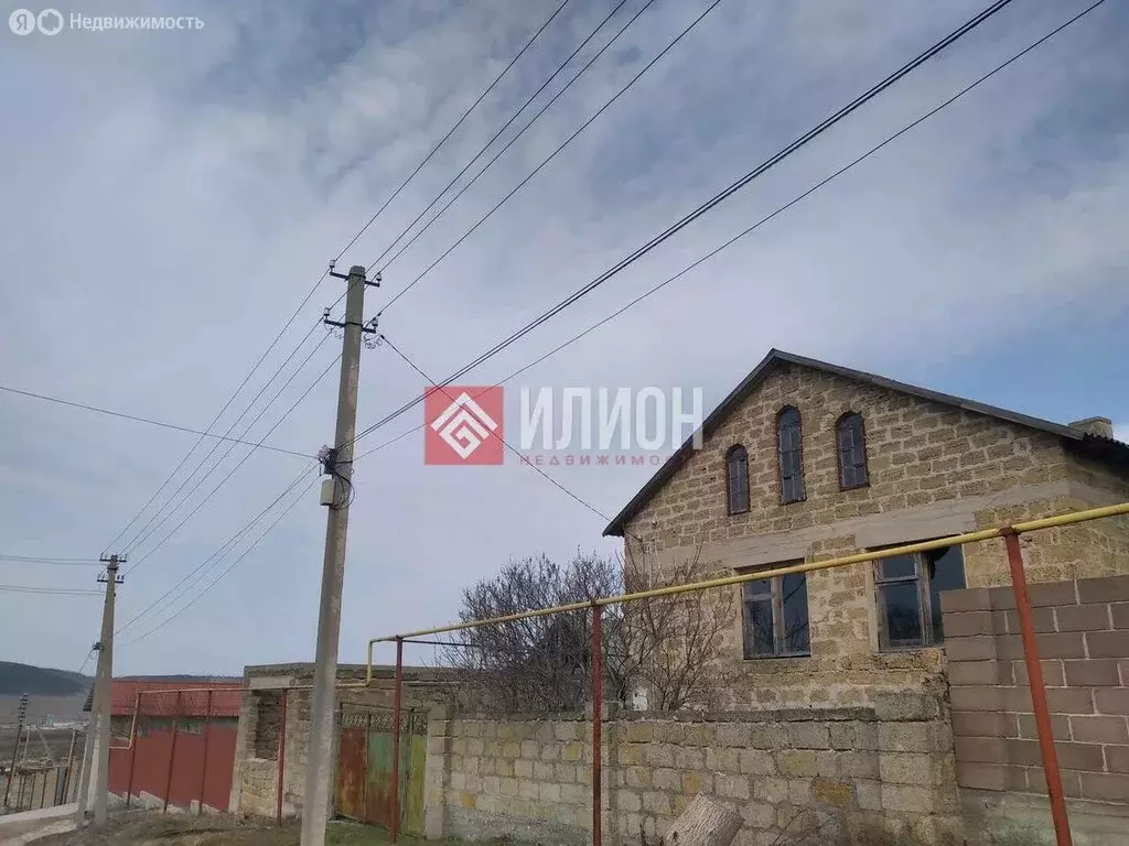 Дом в Бахчисарай, улица имени Османа Акъчокъракълы, 25 (100 м) - Фото 2