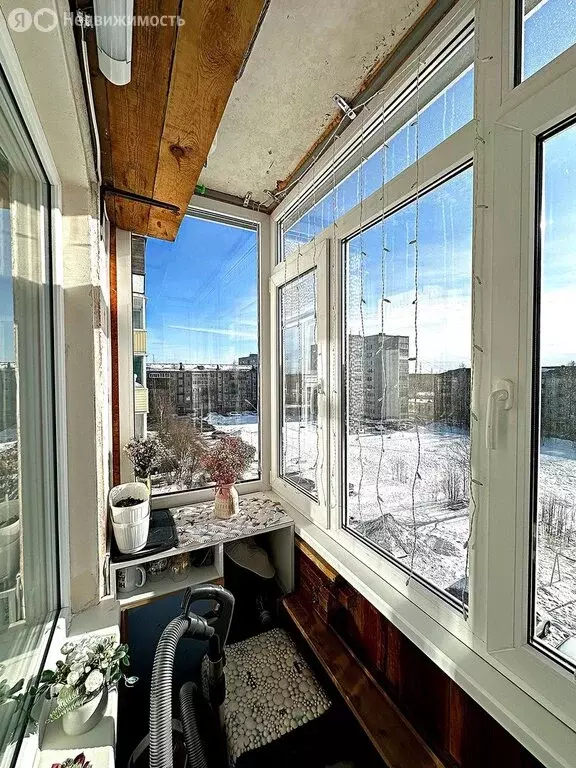 3-комнатная квартира: Новодвинск, улица Мира, 5 (63 м) - Фото 0