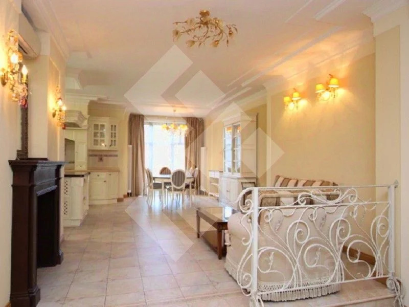 5-к кв. Москва Крылатская ул, 45к1 (210.0 м) - Фото 2