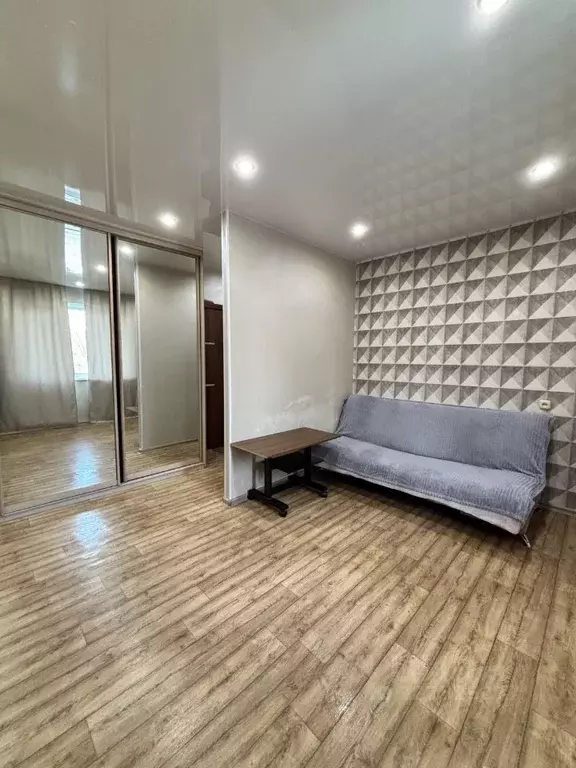 1-к кв. Красноярский край, Красноярск просп. Металлургов, 28Б (31.0 м) - Фото 1