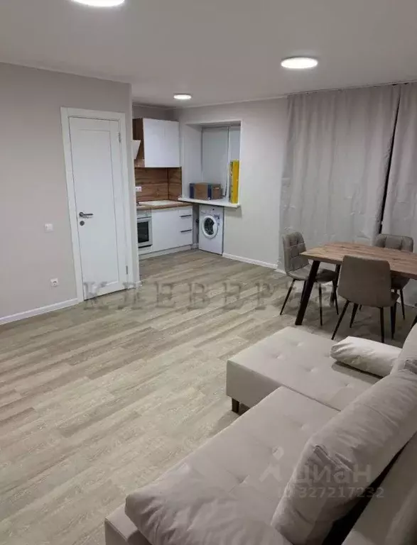 2-к кв. Тюменская область, Тюмень ул. Республики, 176 (54.0 м) - Фото 0