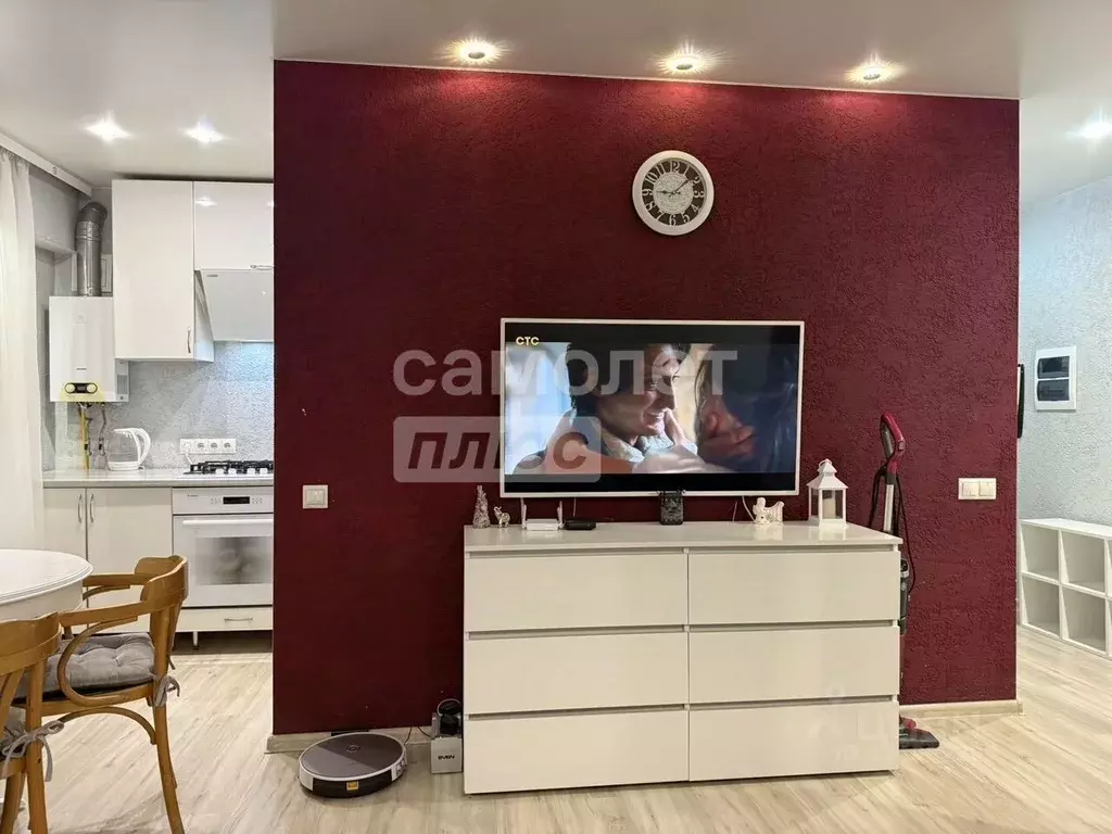 Студия Липецкая область, Липецк ул. 40 лет Октября, 37 (29.7 м) - Фото 1