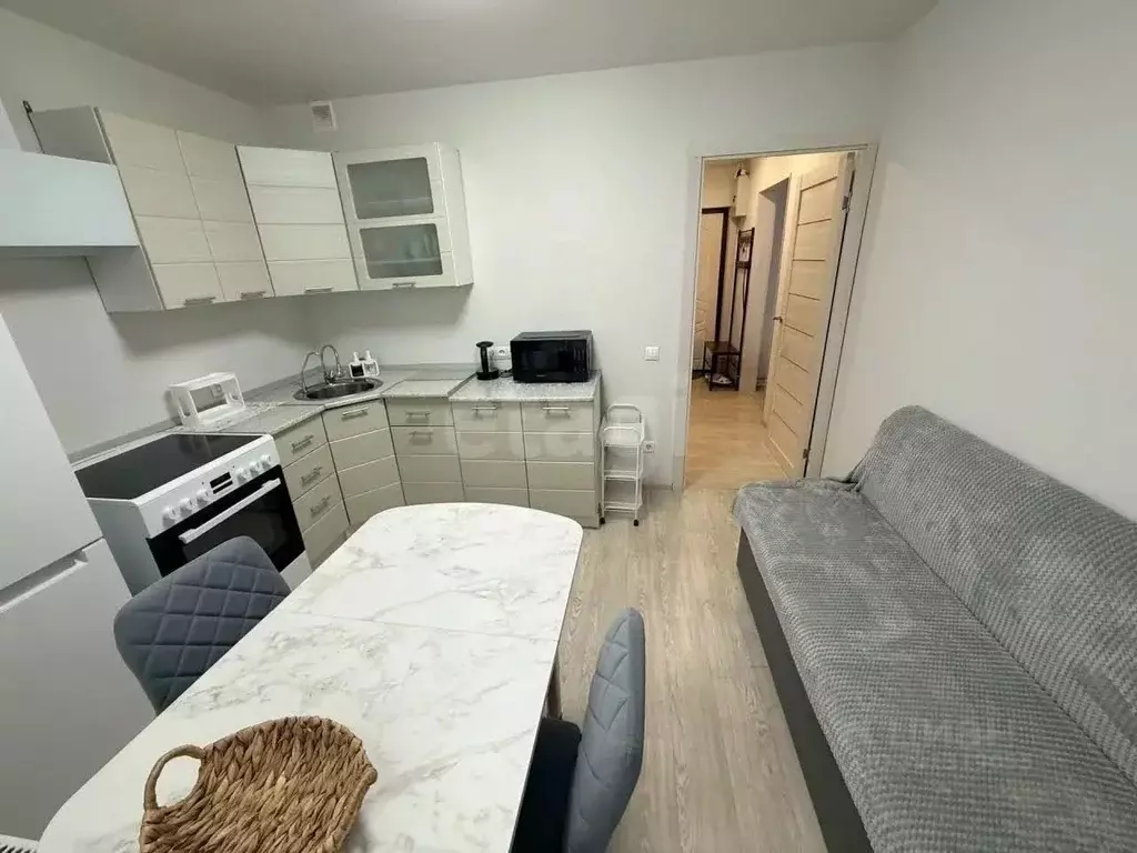 1-к кв. Тюменская область, Тюмень Кремлевская ул., 87 (43.0 м) - Фото 1