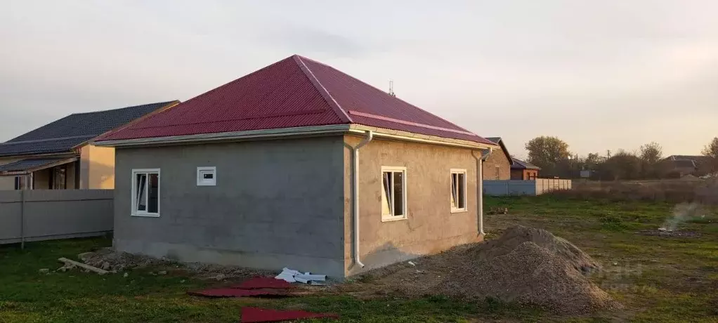 Дом в Адыгея, Тахтамукайский район, Энем пгт Пролетарская ул. (85 м) - Фото 1