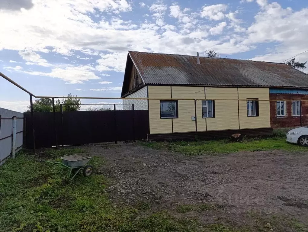 Дом в Омская область, Тюкалинск ул. Красных Зорь (82 м) - Фото 0