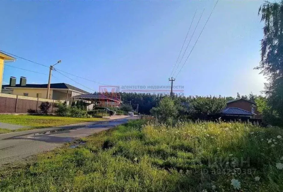 Участок в Белгородская область, Старый Оскол Благодатная ул., 16 (15.3 ... - Фото 1