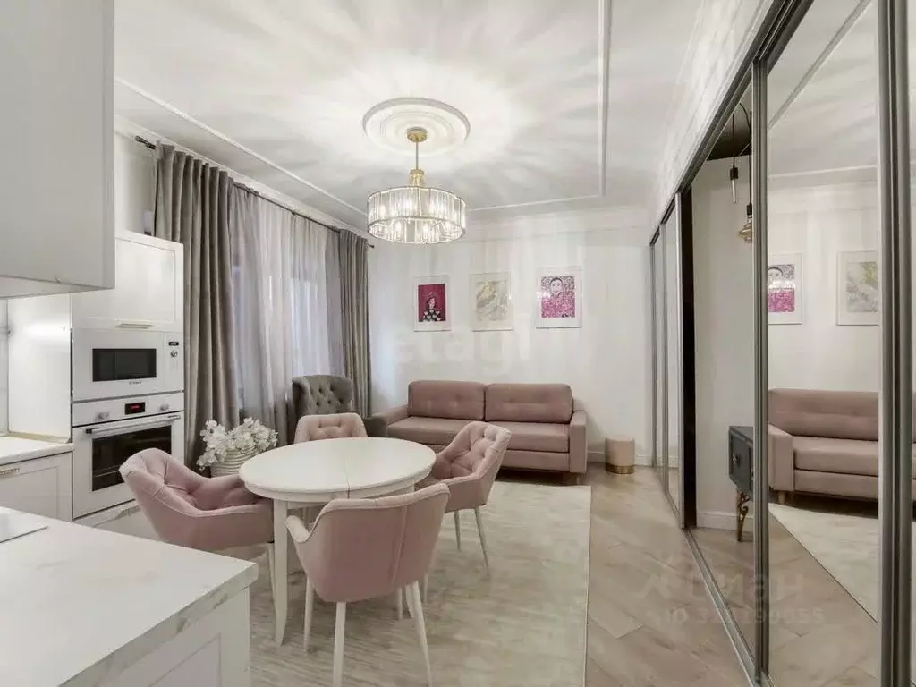 2-к кв. Тюменская область, Тюмень ул. 50 лет Октября, 4 (77.0 м) - Фото 1