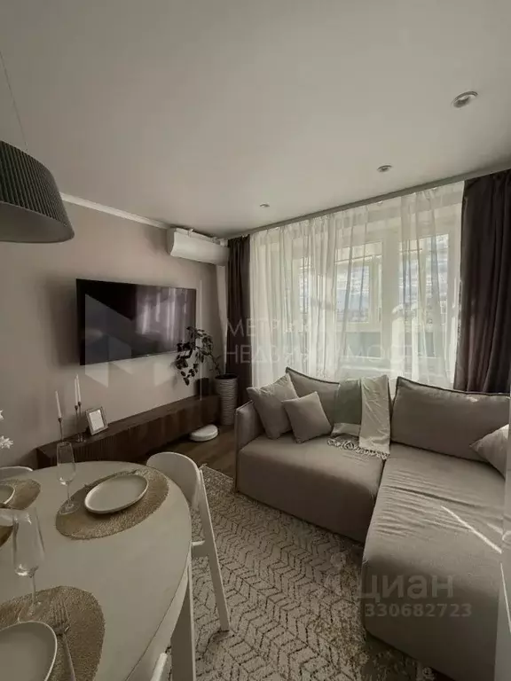 2-к кв. Тюменская область, Тюмень ул. Павла Шарова, 3 (67.0 м) - Фото 0