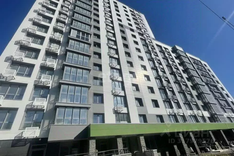 2-к кв. Башкортостан, Уфа ул. Октябрьской Революции, 62к1 (66.5 м) - Фото 0