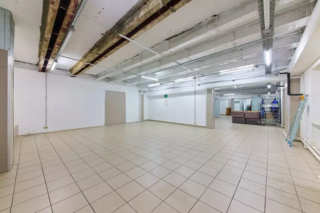 Склад в Санкт-Петербург Октябрьская наб., 114В (210 м) - Фото 1