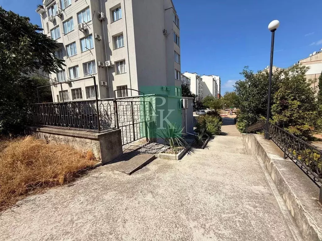 Торговая площадь в Севастополь ул. Вакуленчука, 26 (81 м) - Фото 2