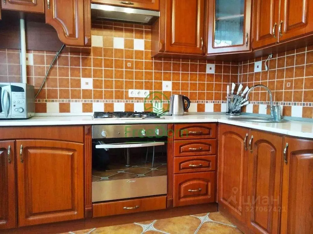 3-к кв. Белгородская область, Белгород ул. Есенина, 36 (71.0 м) - Фото 2