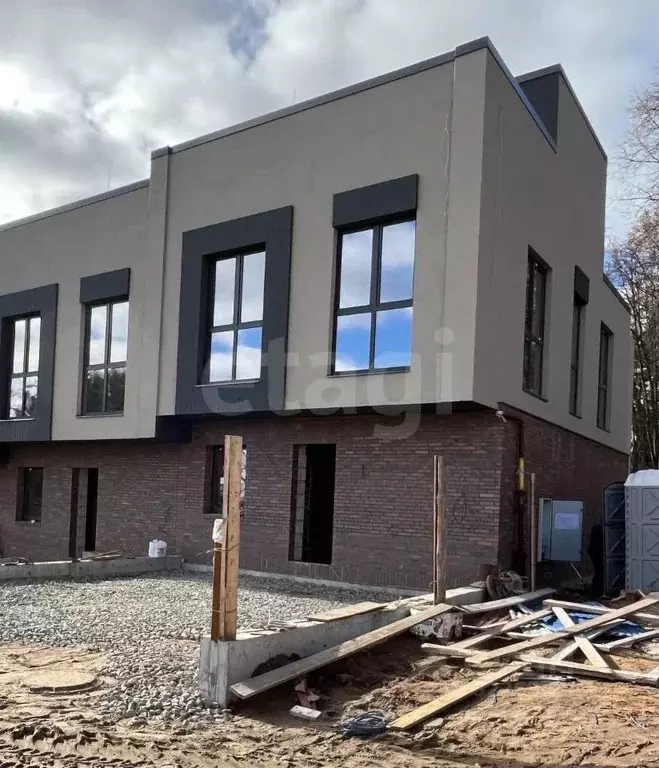 Таунхаус в Пермский край, Пермь Абаканская ул., 39 (200 м) - Фото 1