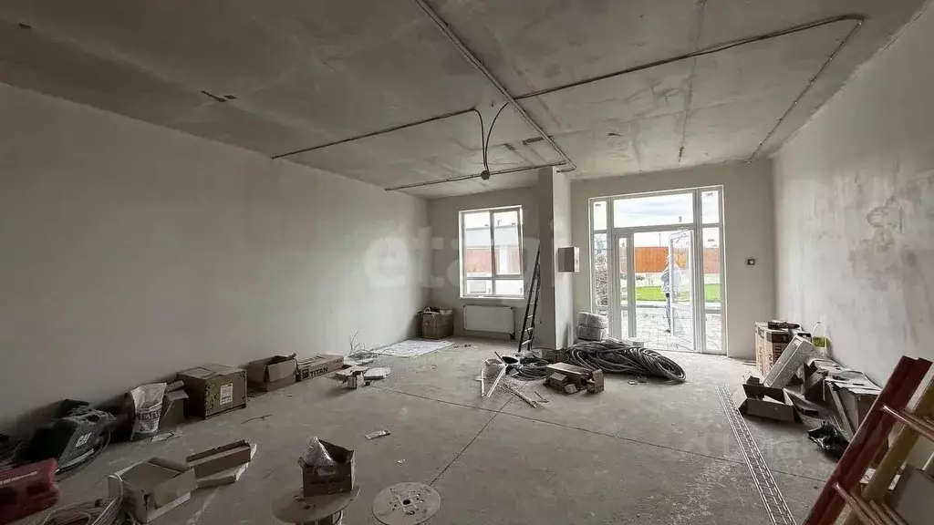 Торговая площадь в Крым, Симферопольский район, с. Мирное ул. Славы ... - Фото 1